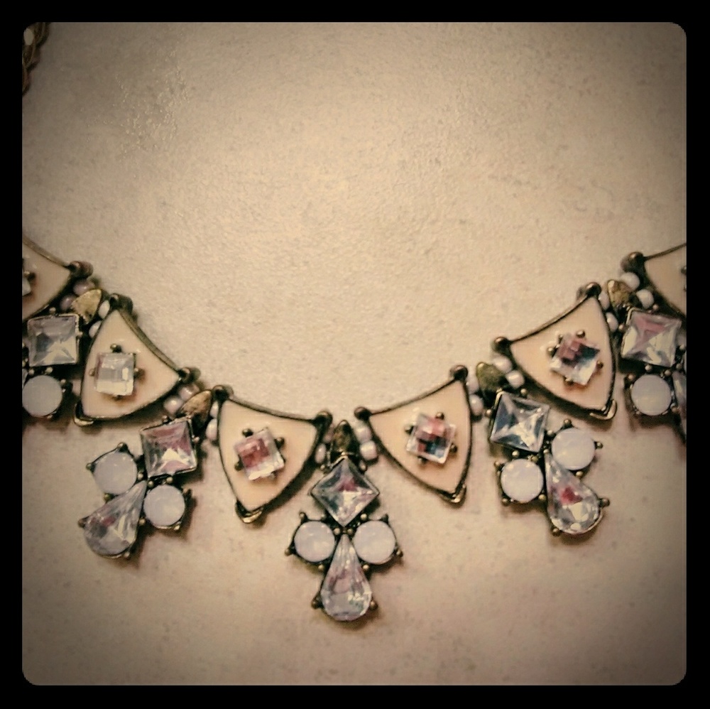 Sparkling enamel adjustable necklace